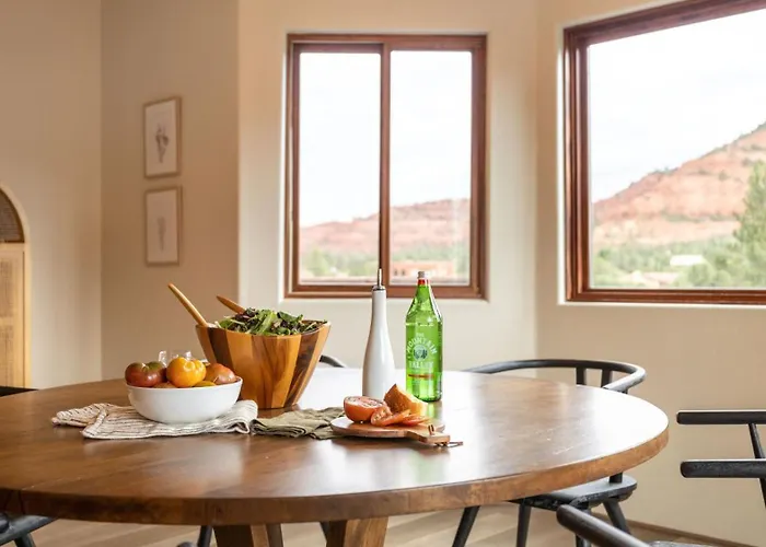 Pyramid By Avantstay Holiday home
